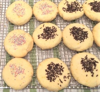 The Simplest of Sugar Cookies (with sprinkles)