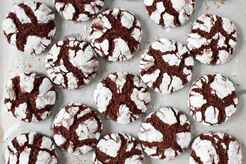 Italian Christmas Chocolate Crackle Cookies